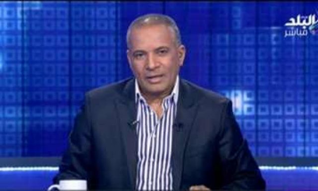 بالفيديو .. ”أحمد موسى” يدخل فى نوبة بكاء شديدة على الهواء بسبب مطار إمبابة