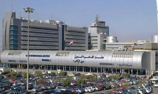 ٢٥ مصريا يحاولون السفر لأداء فريضة الحج بتأشيرات ”مضروبة”