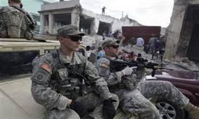 الجيش الأمريكي يمد قوات داعش بالسلاح والمؤن بدلا من الجيش العراقي