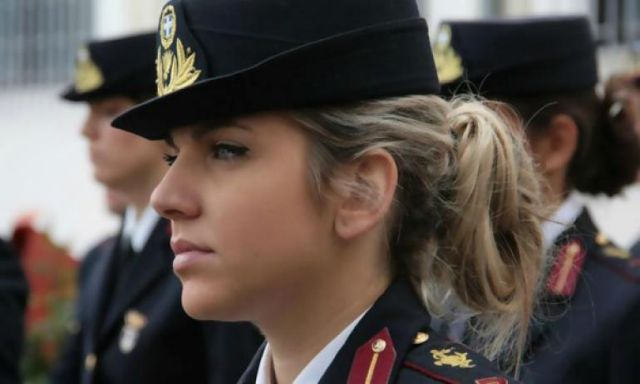 النرويج تجيز تجنيد النساء للخدمة العسكرية
