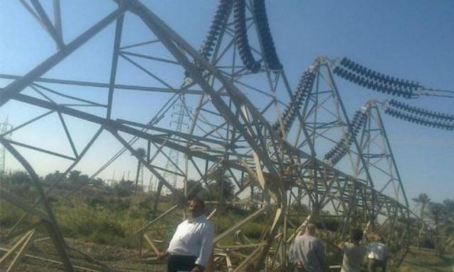 انتهاء وزارة الكهرباء من إعادة التيار لجميع المناطق المتضررة بعد تفجير ”برج” دمو الفيوم