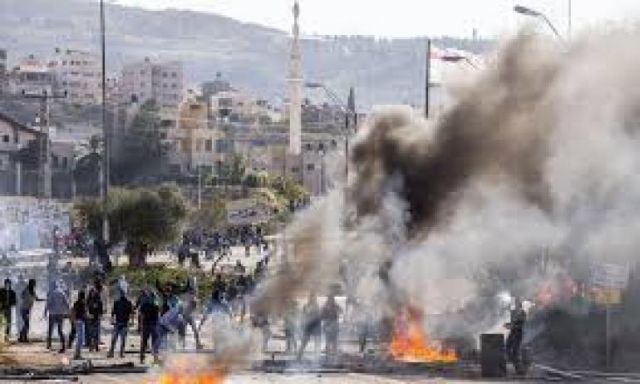 إصابة 4 فلسطينيين برصاص جيش الاحتلال خلال مواجهات بـ نابلس