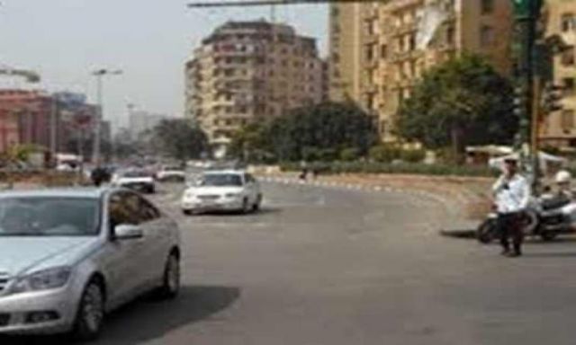 قوات الأمن تفتح ميدان التحرير.. وتسمح بمرور السيارات