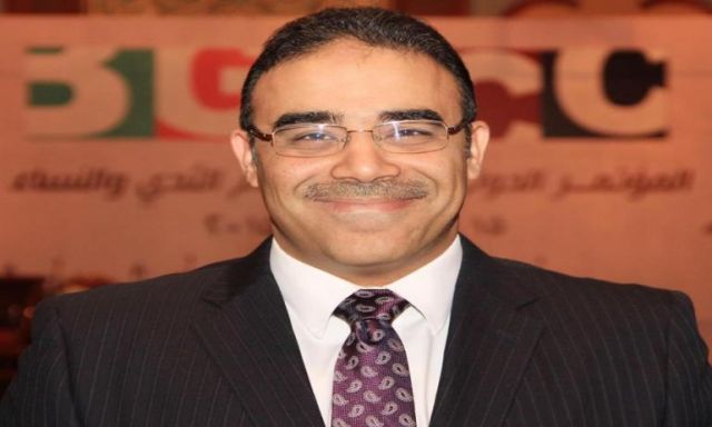 وزراء الصحة والتعليم العالي والبحث العلمي في ندوة اقتصاديات الدواء فى مصر