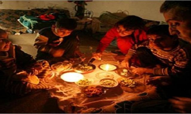 وزارة الكهرباء عن انقطاع التيار:”قعدة الناس في البيوت السبب”
