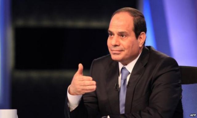 الرئيس السيسي يشهد مراسم احتفال عيد الشرطة.. ويكرم 41 من أسر الشهداء