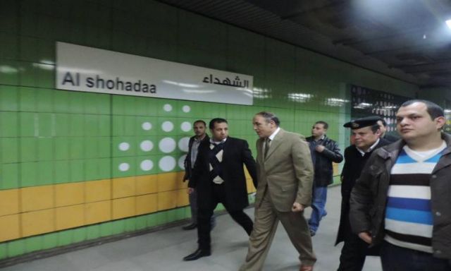 بالصور: جولة مدير شرطة النقل والمواصلات على محطات مترو الانفاق و سكة حديد القاهرة