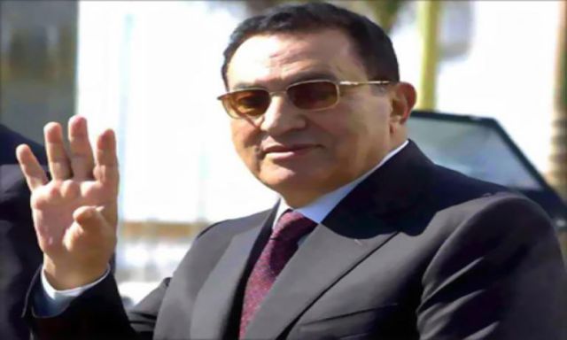 بلاغ للنائب العام يطالب بوقف نشر مذكرات مبارك
