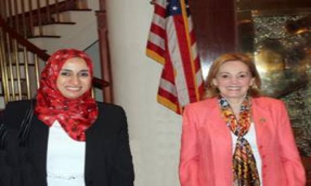 السفيرة الأمريكية تكرم  الدكتورة منى مصطفى محمد  لإنجازاتها في المجال العلمي