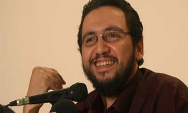 بلال فضل: قتلة المصريين أولى بالمحاكمة من عادل إمام