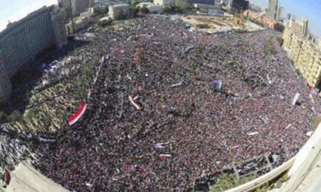 العشرات يغادرون "التحرير" لارتفاع درجات الحرارة