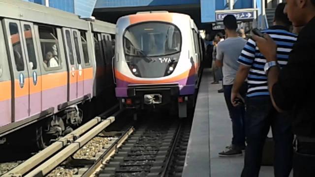 وزير النقل يعلن وصول أول قطار مترو أنفاق جديد ضمن الصفقة الكورية