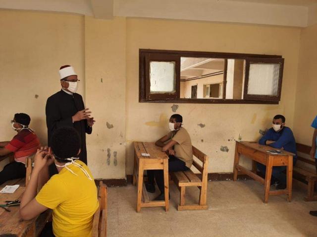 طلاب القسم العلمي بالثانوية الأزهرية يؤدون اليوم امتحان القرآن الكريم