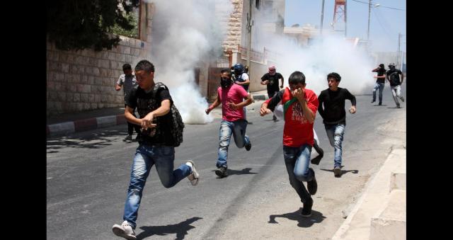 إصابة عشرات الفلسطينيين خلال مواجهات مع الاحتلال شرق نابلس
