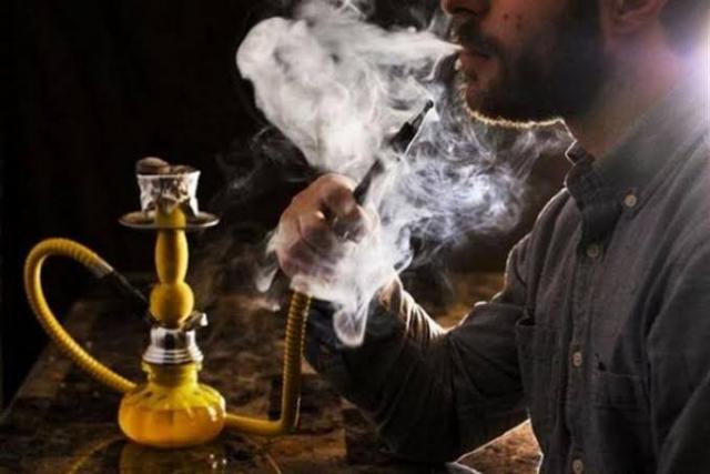 المصريون يضربون رقما قياسيا في تدخين السجائر والمعسل.. الأرقام صادمة