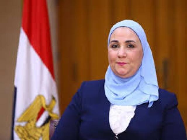 وزيرة التضامن تدشن 6 عيادات متنقلة لمؤسسة ” راعى مصر للتنمية”