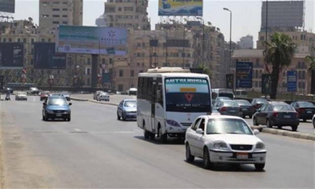 انتظام حركة السيارات بالطرق الرئيسية فى القاهرة والجيزة