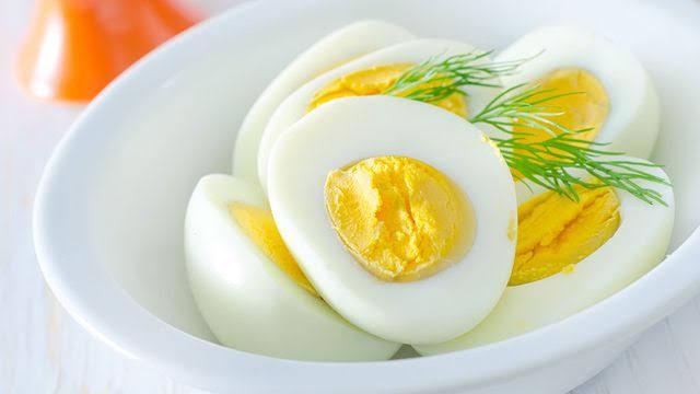 الحفاظ علي وزن الجسم وتنشيط الذاكرة .. إليك فوائد البيض المسلوق