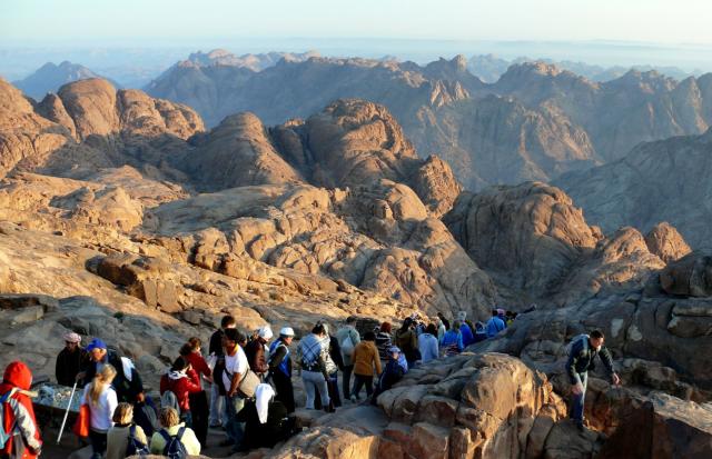 محافظ جنوب سيناء: نستهدف تطوير سانت كاترين لتصبح عاصمة السياحة الدينية العالمية