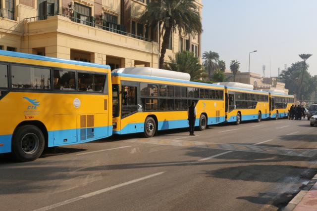 محافظ القاهرة: الدفع بـ٢٥ أتوبيس نقل عام للعمل بين محطتي الدمرداش والشهداء