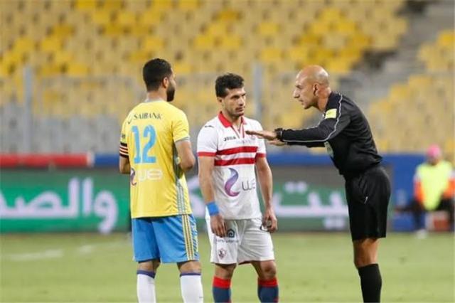 قبل مباراة اليوم.. ماذا قدم الحكم محمد عادل في 14 مباراة للزمالك و13 للمصري؟