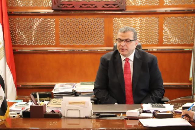 محمد سعفان وزير القوي العاملة 
