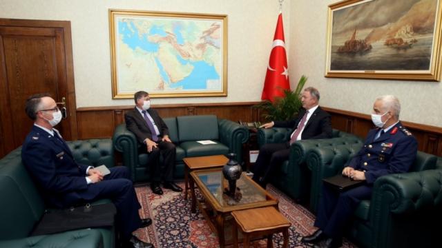وزير دفاع تركيا وسفير أمريكا بأنقرة