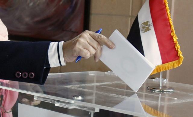 المصريون بالخارج يبدأون التصويت بالبريد في انتخابات ”الشيوخ” غدا