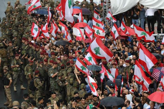 عاجل.. الجيش اللبنانى يُعلن عدد الإصابات فى صفوف العسكريين جراء احتجاجات بيروت