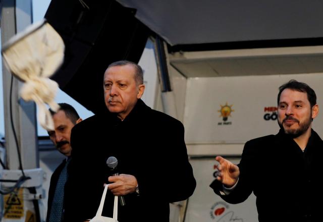 لعنة الصهر.. أردوغان يرفض إقالة ”زوج بنته” الذي أشعل ثورة الشعب التركي