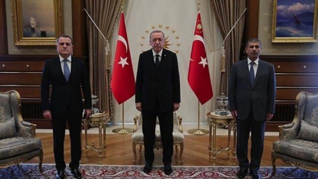 أردوغان ووزيري الخارجية والدفاع الأذريين