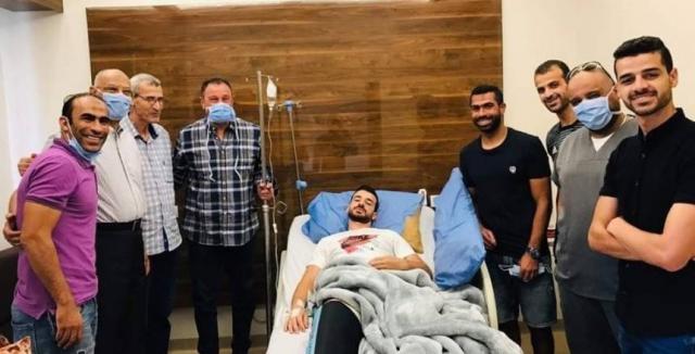 الخطيب يزور ”متولي” بعد إجراءه جراحة الصليبي