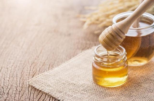العسل الأبيض .. الحل السحري للوقاية من أمراض القلب والربو