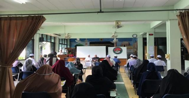 دورة تحفيظ القرآن وتعليم اللغة العربية بتايلاند