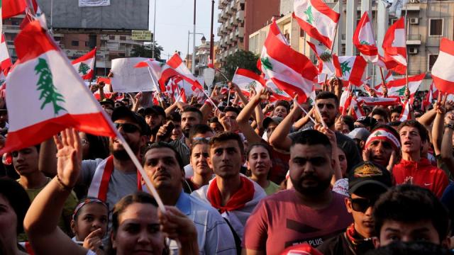 متظاهرين لبنان