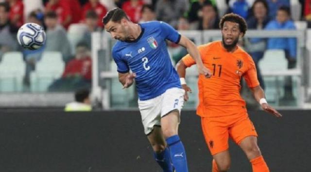 إيطاليا ضد هولندا