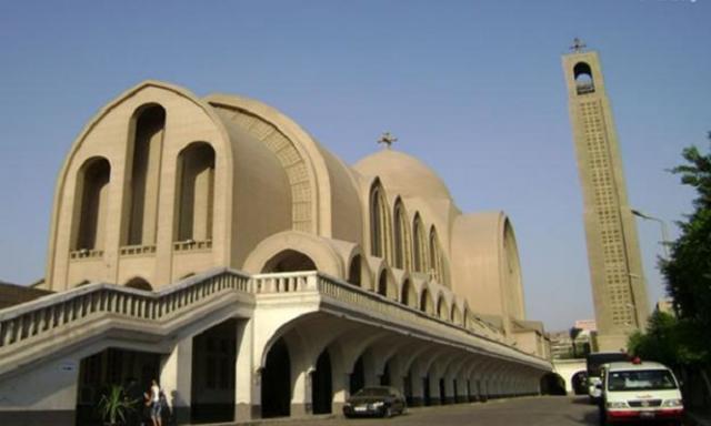 وفاة كاهن كنيسة مارمرقس بمصر الجديدة.. وتحذيرات من حضور جنازته