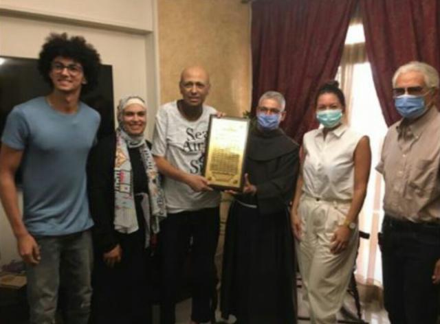 بالصورة.. بطرس دانيال ولقاء الخميسي يدعمان جمال يوسف بعد إعلان إصابته بالسرطان