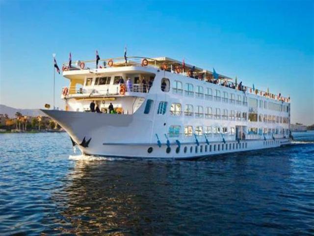 وزيرا الرى والسياحة يبحثان دعم أنشطة القطاع السياحى بنهر النيل