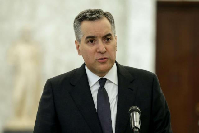 السفير الفرنسي يتدخل لحل أزمة وزارة المالية في لبنان