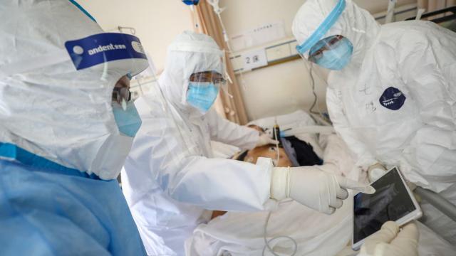 لعنة الشتاء ..الأنفلونزا الموسمية ترفع نسبة وفيات المصابين بفيروس كورونا