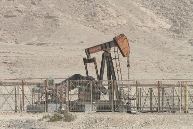 هبوط أسعار النفط وبرنت يسجل 41.90 دولار للبرميل
