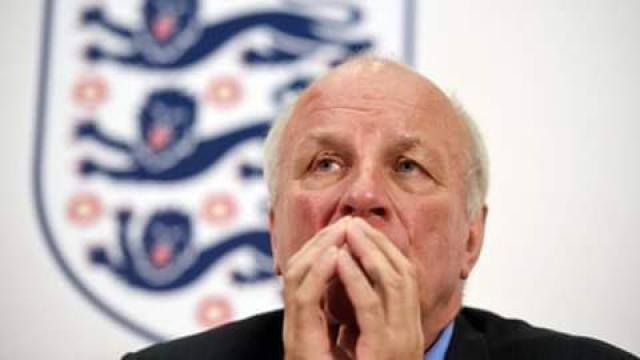 رئيس الاتحاد الإنجليزي السابق يحذر من انهيار كرة القدم