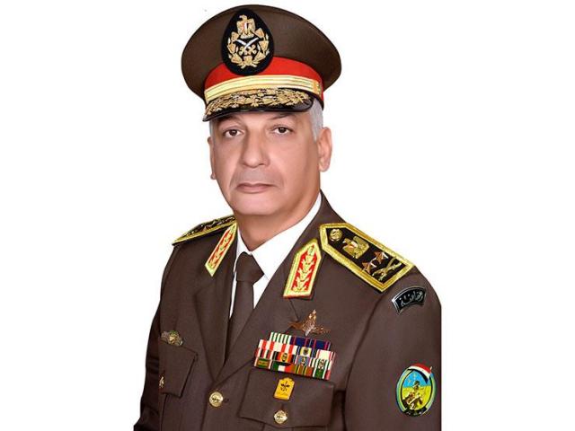 وزير الدفاع يعود إلى القاهرة بعد انتهاء زيارته الرسمية لقبرص