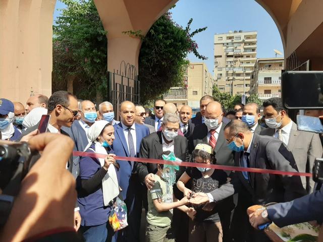 محافظ القاهرة يفتتح معرض مستلزمات الاسرة والمدارس بالحديقة الدولية