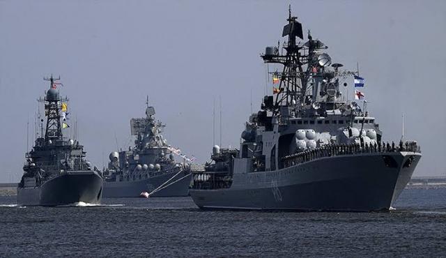 «روسيا» تتعقب سفينة حربية بريطانية دخلت البحر الأسود