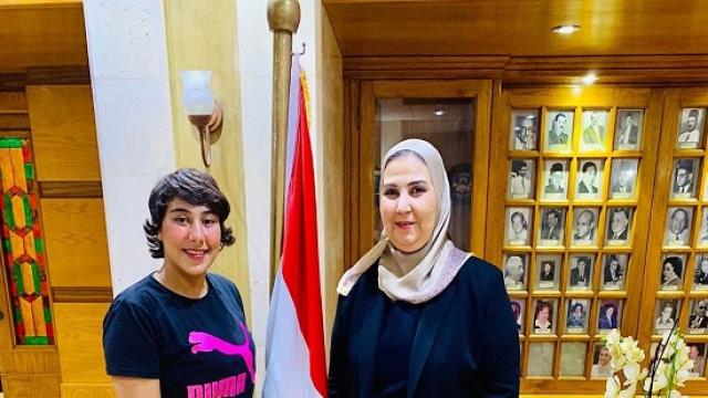 تفاصيل لقاء فتاة التيك توك منة عبد العزيز بوزيرة التضامن الإجتماعي