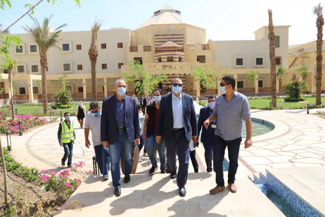 شاهد.. وزير القوى العاملة يزور جامعة الملك سلمان بجنوب سيناء