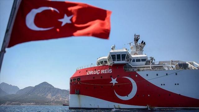 السفينة ”أوروتش رئيس” التركية تتجاهل إنذار أثينا وتقترب من المياه اليونانية