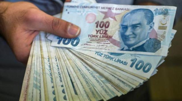 موجة الخسائر تلاحق ” العملة التركية ” وتسجل أدنى مستوى لها أمام الدولار